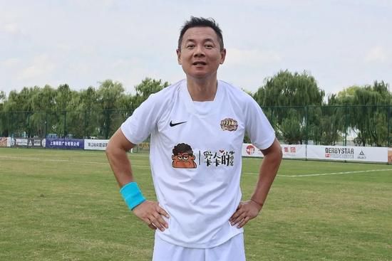 充满了泡沫的浴室